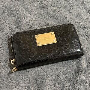 Michael Kors Glossy Black Zip Wallet